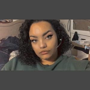 Meet your Posher, Jasmine